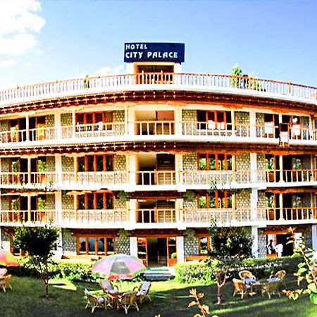 Hotel City Palace Лех Экстерьер фото